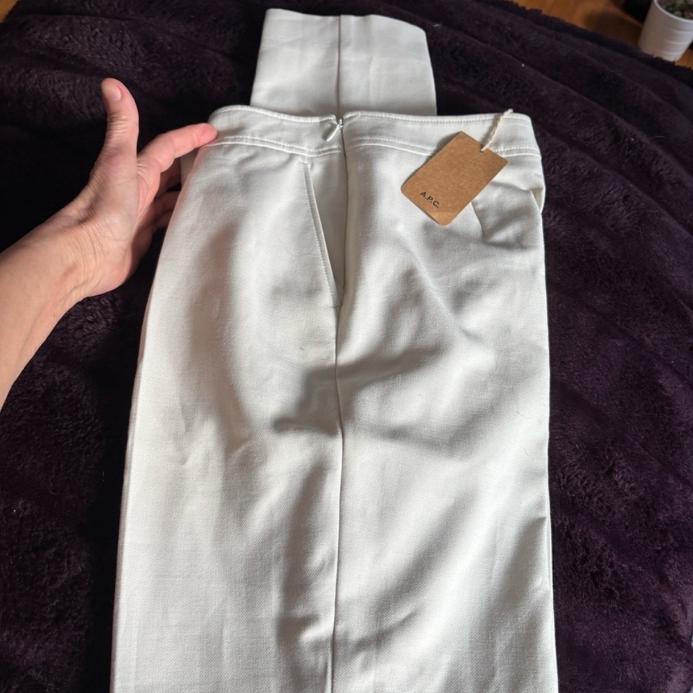 NWT A.P.C. off white trousers, side zipper, straight leg, pockets